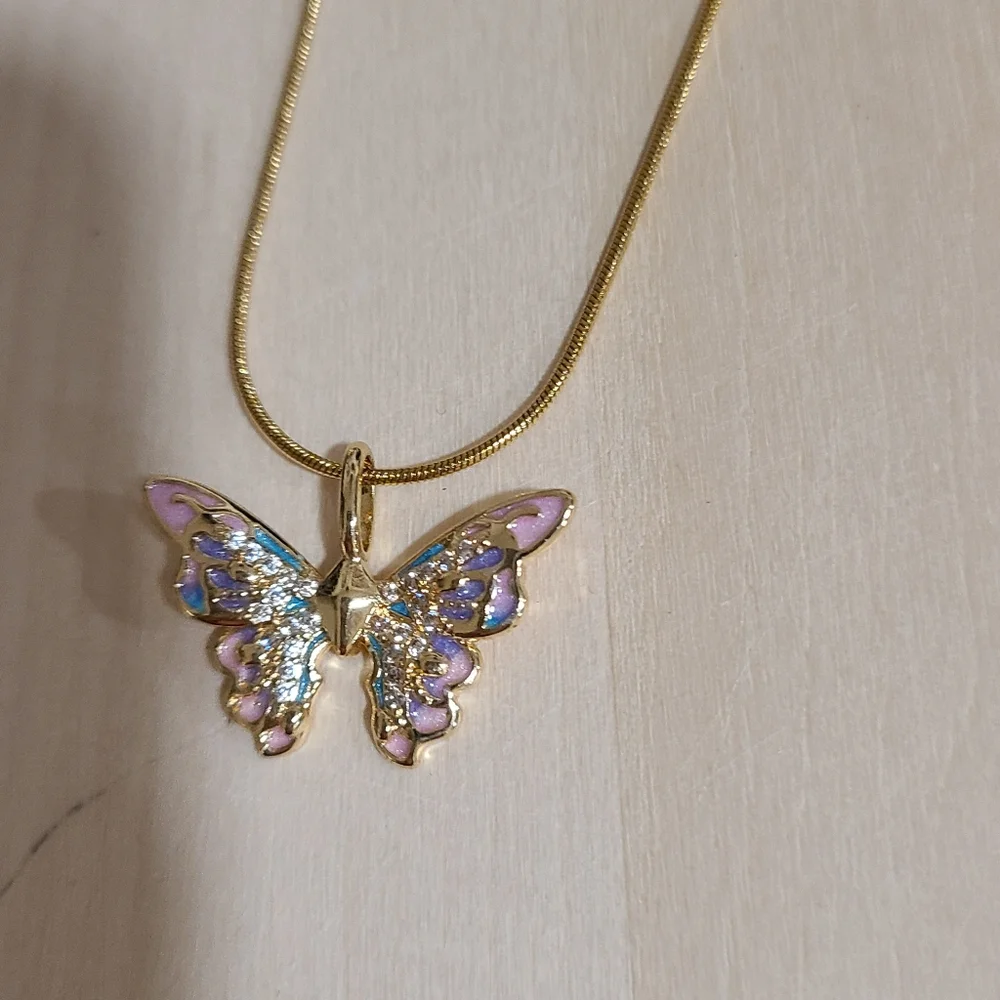 🦋🦋NEW🦋🦋 BEAUTIFUL!! 18KT GOLD/Titanium Steel CZ Butterfly Pendant Necklace